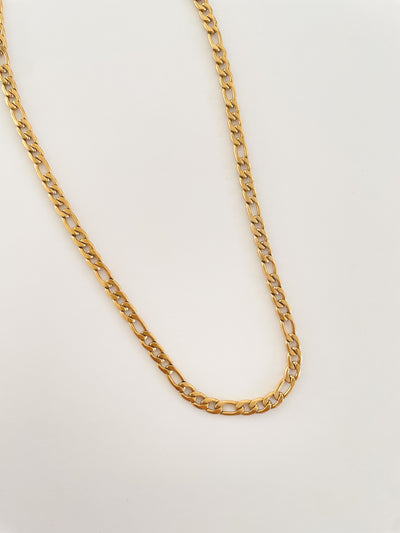 Gold stainless steel figaro chain / Cadena de acero inoxidable oro estilo figaro 